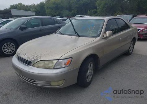 1998 Lexus Es 300 from USA, damaged, VIN JT8BF28G6W0142686